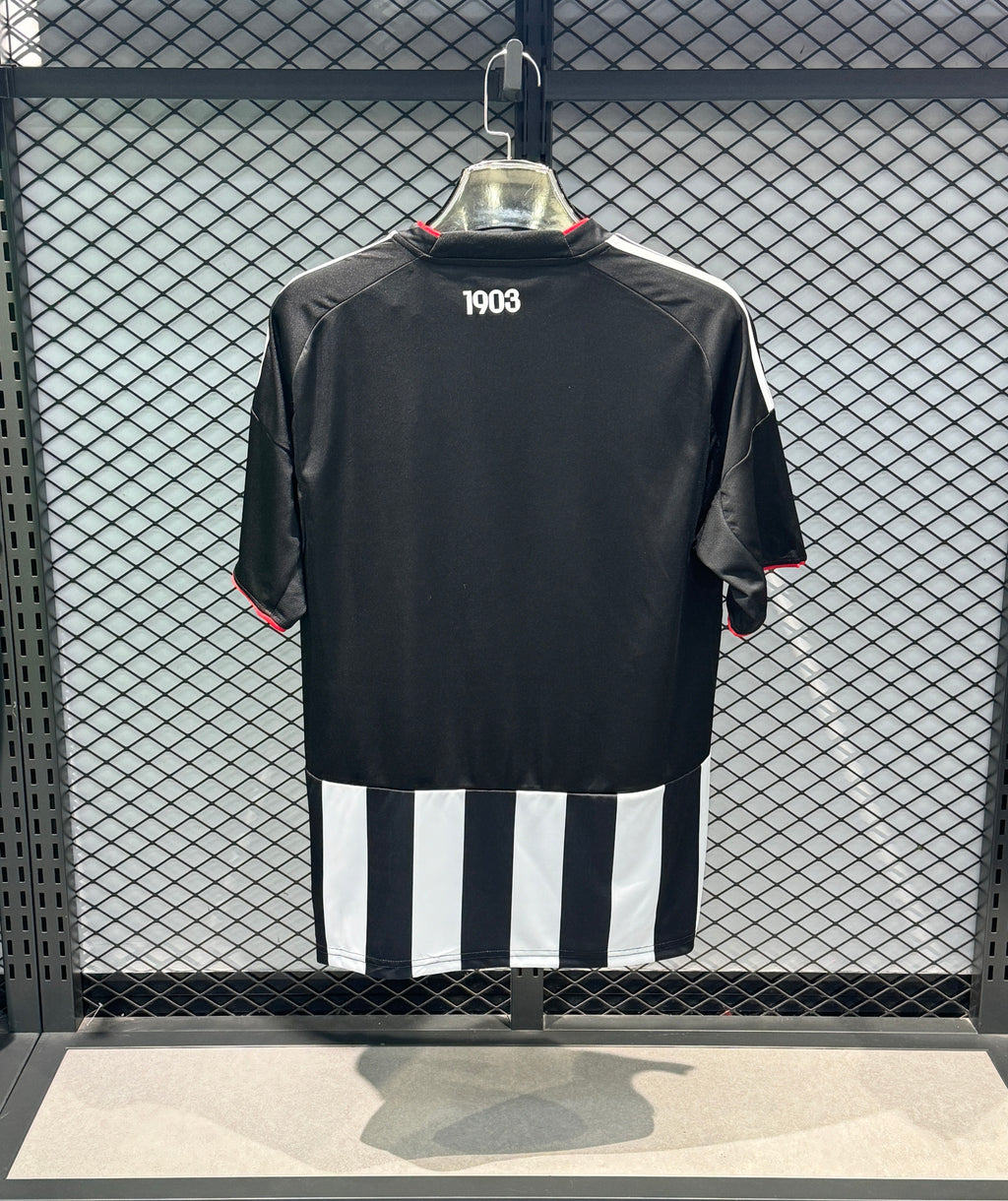 Besiktas 25/26 domicile noir et blanc
