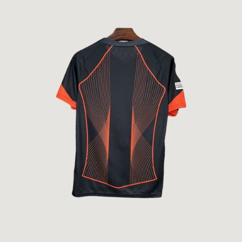FC BARCELONE – MAILLOT CONCEPT 2025/2026 – NOIR, ORANGE